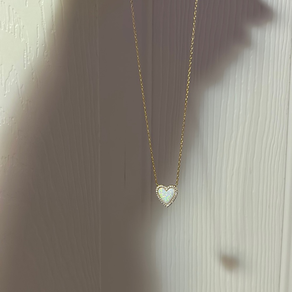 Heart shape Kendra Scott necklace